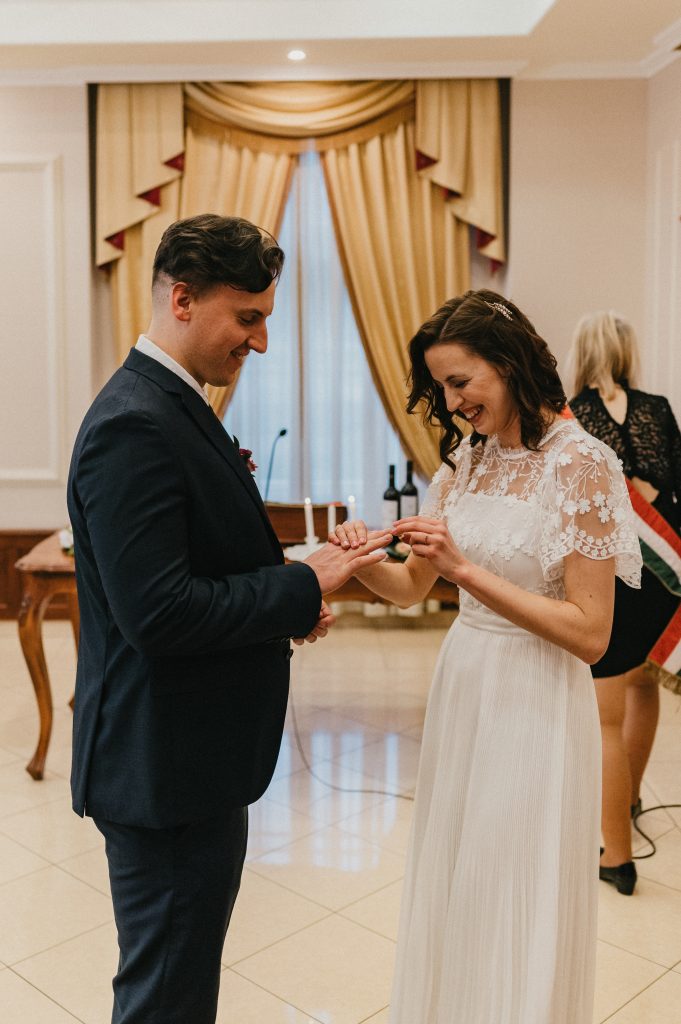 Boldog pillanatok az esküvői fotózás során